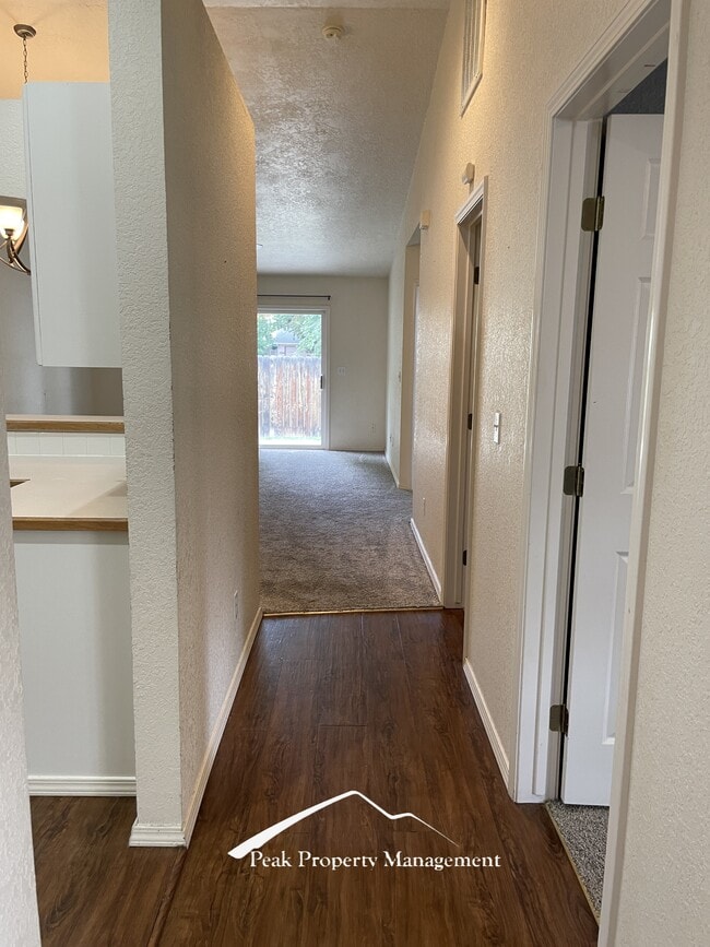 Building Photo - 6196 W Villa Park St