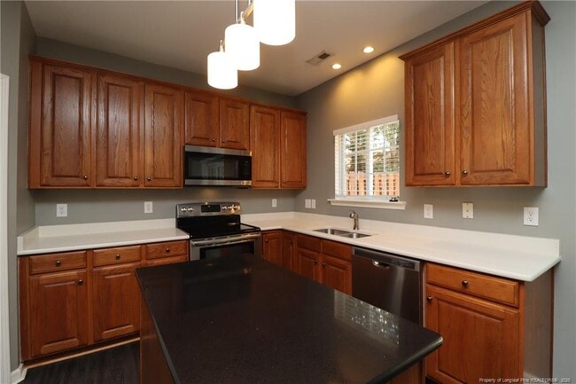 Building Photo - 10941 Pendragon Pl