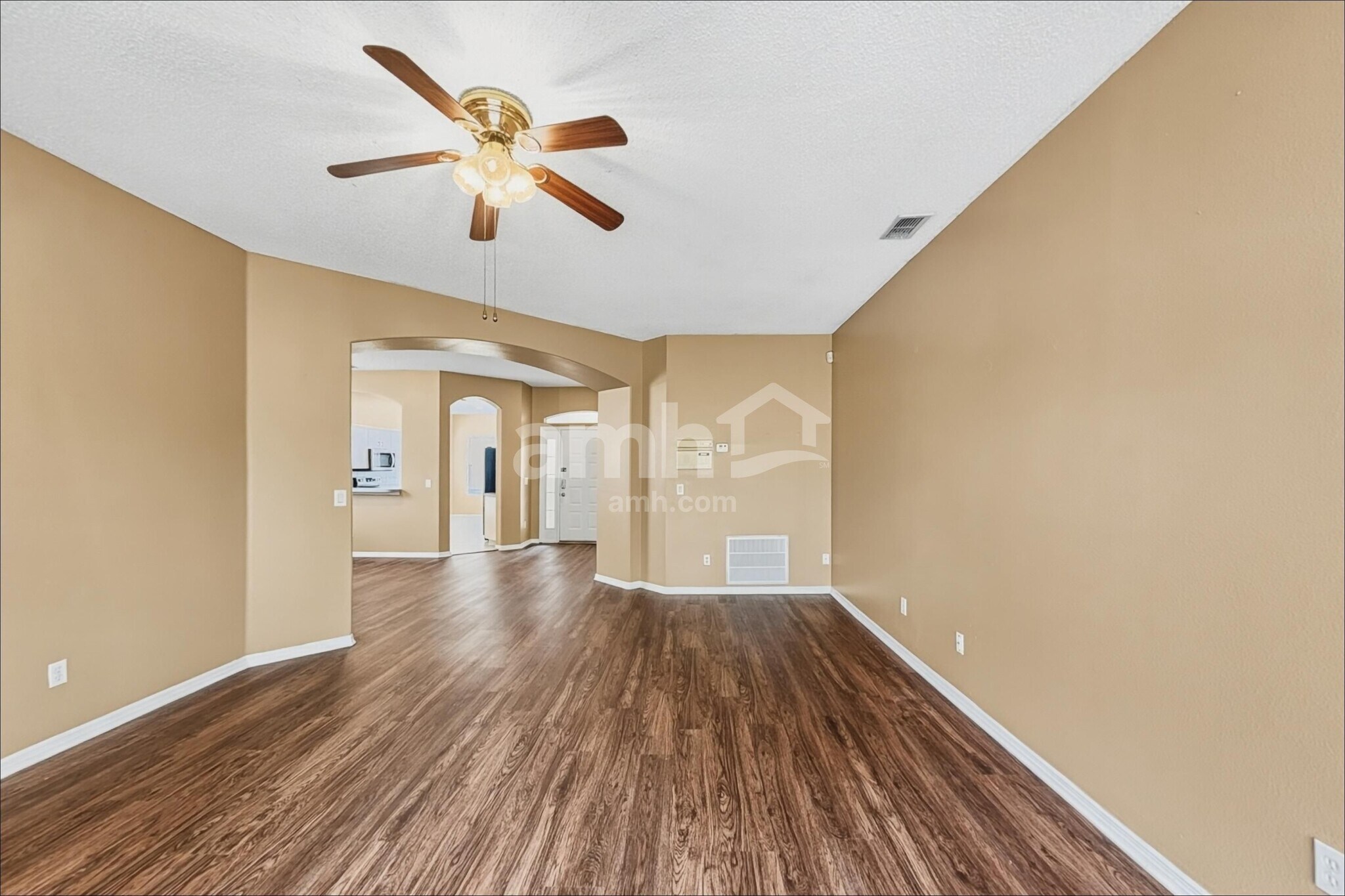 Building Photo - 922 Lake Biscayne Way