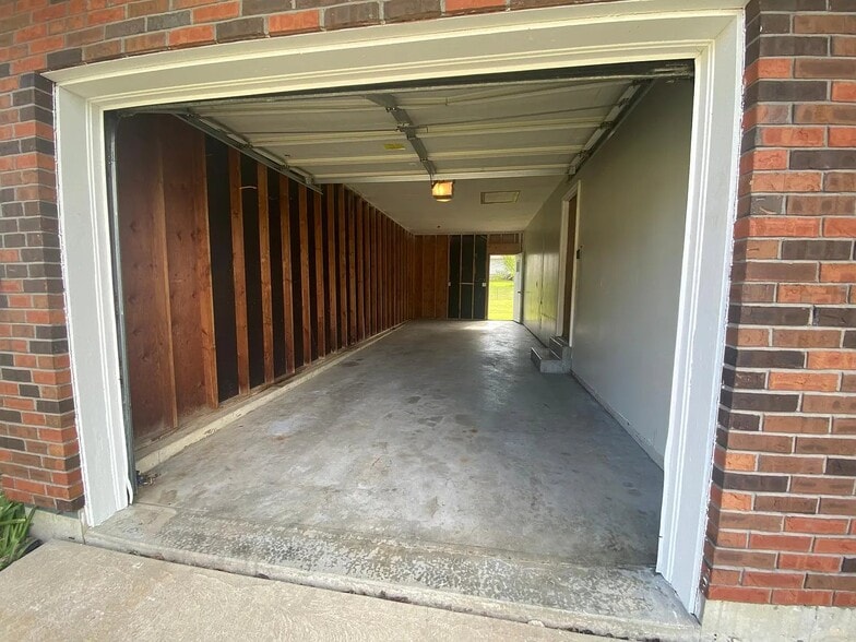 Building Photo - 608 Linda Ln