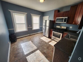 Building Photo - First Floor 3 Bd 1 Bath Available Now on W...