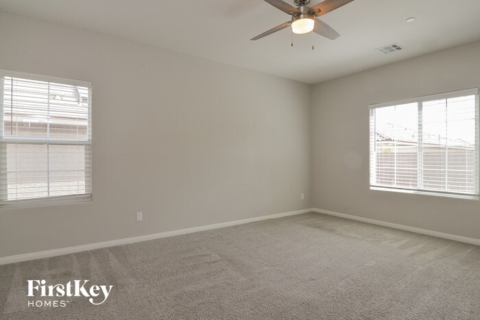 Building Photo - 305 Cadence Vista Dr