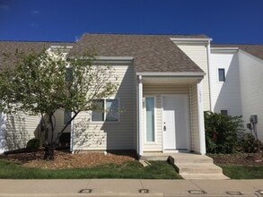 Building Photo - 7 1544