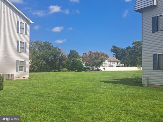 Building Photo - 35930 Beach Ave