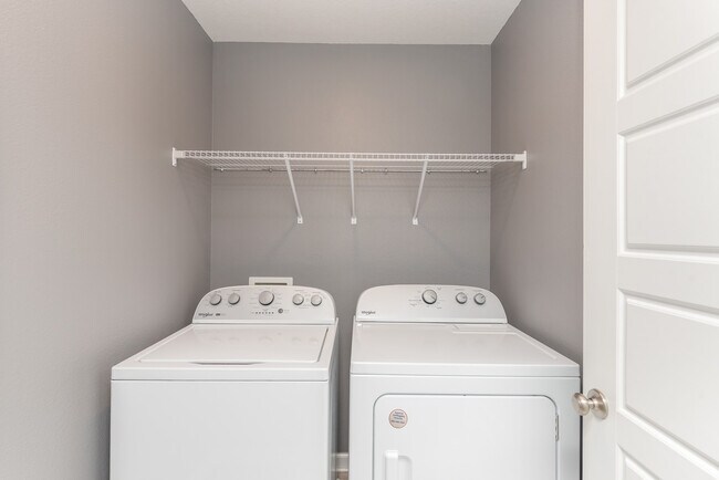 Building Photo - 5720 Blackhorse Cir