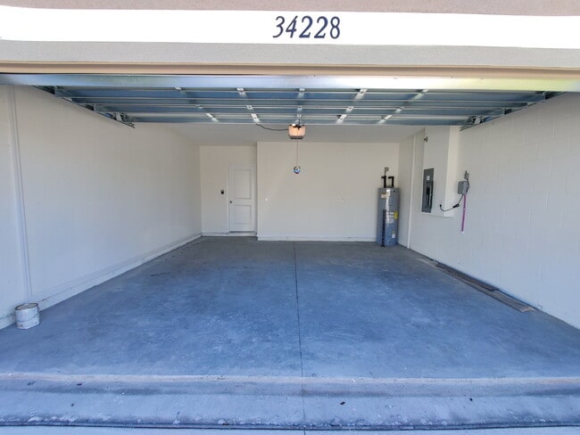 Building Photo - 34228 Jasper Stone Dr