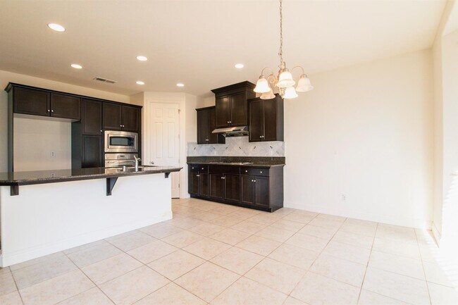 Building Photo - 3952 Serena Ave