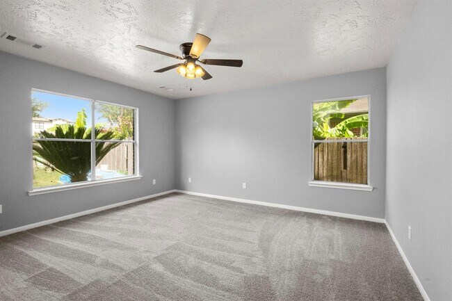 Building Photo - 6615 Broken Stone