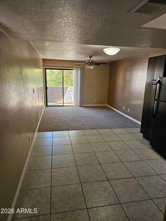 Building Photo - 835 N Granite Reef Rd