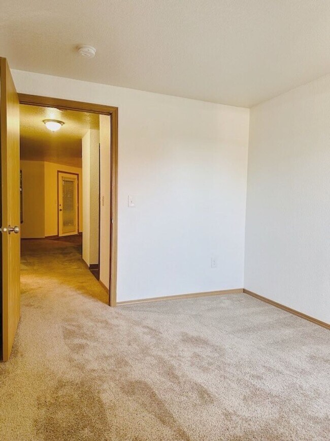 Building Photo - Find Your Perfect Place to Call Home! 2 Bedroom Coming Soon!