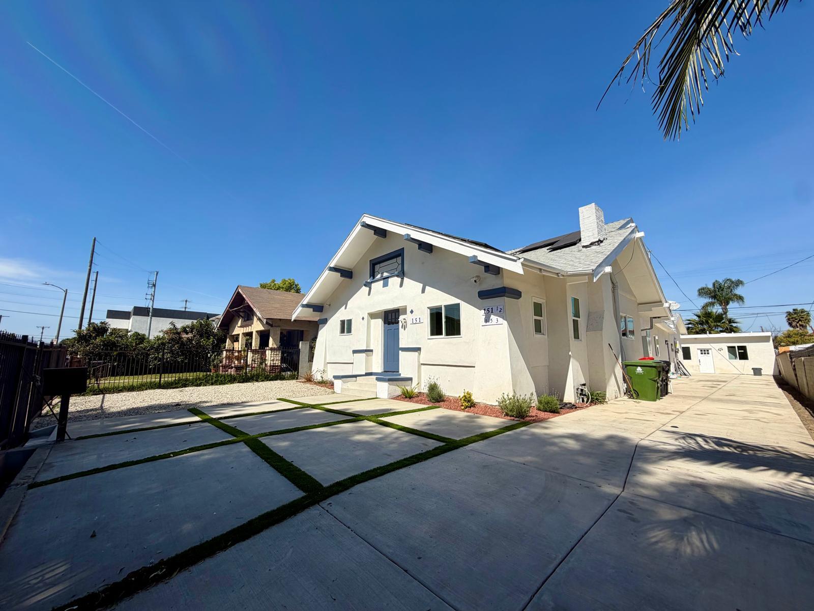 Building Photo - 151 E 47th St