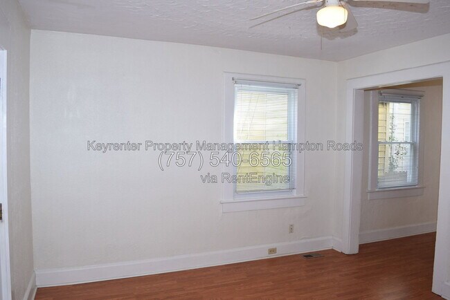 Building Photo - 857 W 41st St