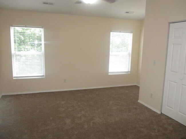 Building Photo - 156 Olde Towne Way