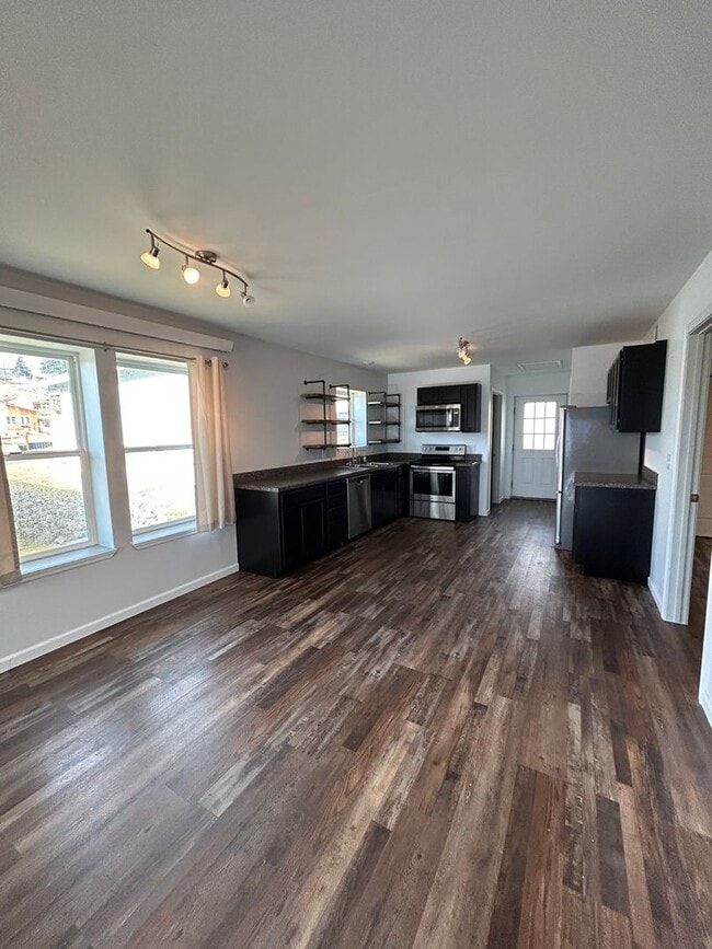 Building Photo - 11 Mullin St