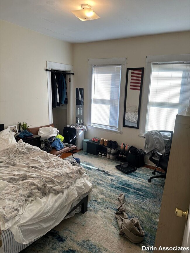 Building Photo - Tufts University Off Campus Crib!   2 Park...