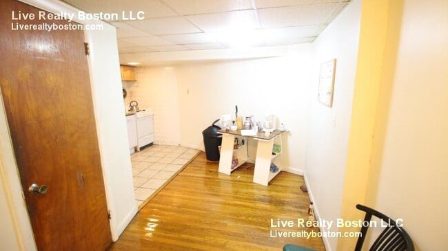 Building Photo - 126 Warren St