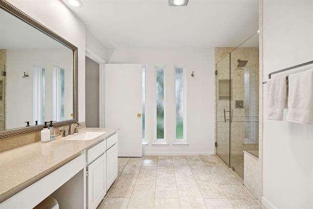 Building Photo - 16806 Hunters Point Dr