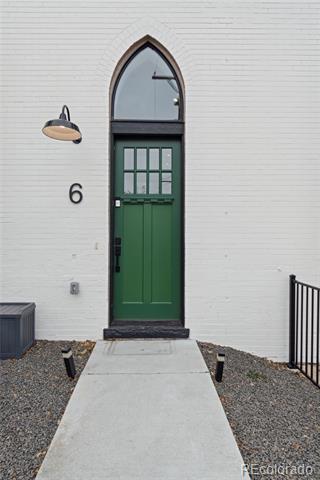 Building Photo - 475 Galapago St