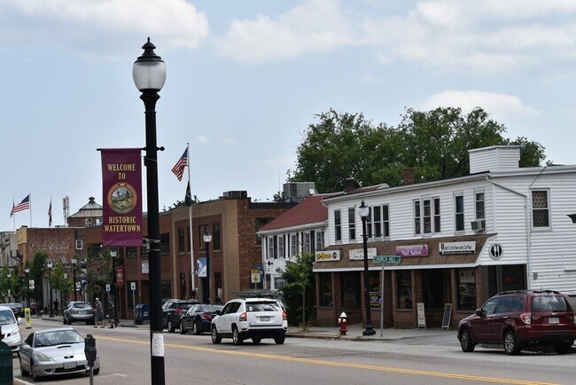Building Photo - 138 Main St