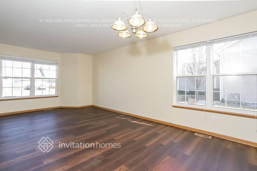 Building Photo - 4747 W Tulip Ave