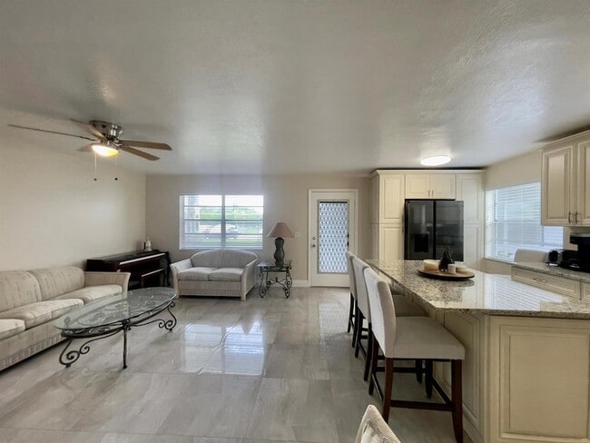 Building Photo - 117 Flanders C