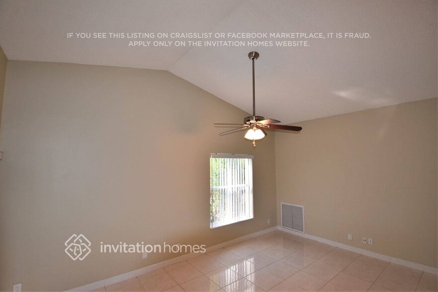 Building Photo - 9568 E Lake Dr