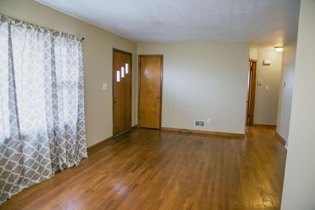 Building Photo - 1306 Zettler Rd