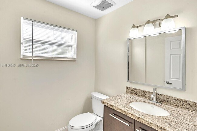 Building Photo - 2620 NE 214th St