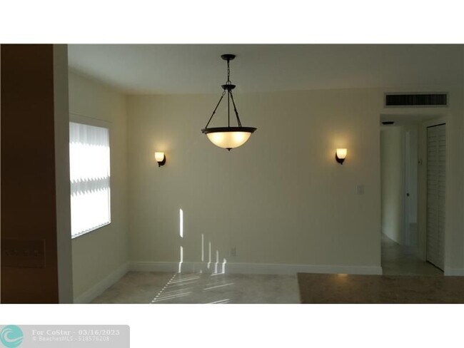 Building Photo - 121 Golden Isles Dr