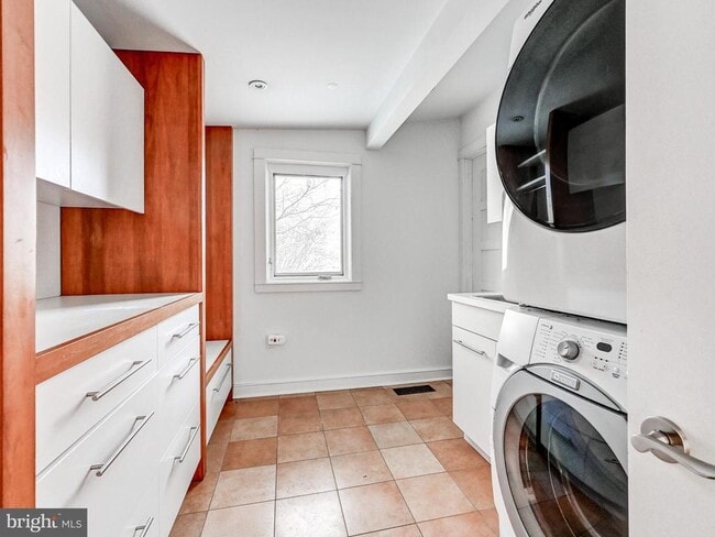 Building Photo - 6138 Barroll Rd