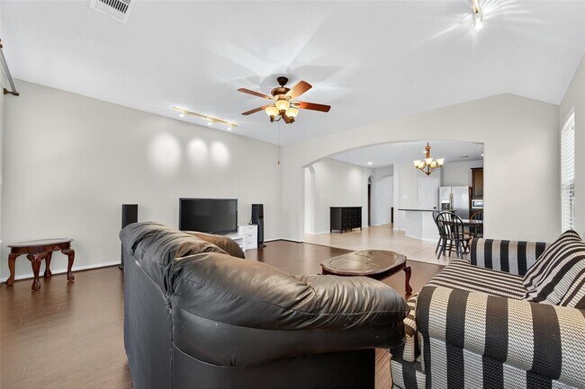 Building Photo - 15918 Keystone Ridge Ln