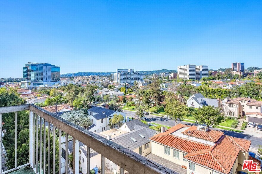 Building Photo - 10751 Wilshire Blvd