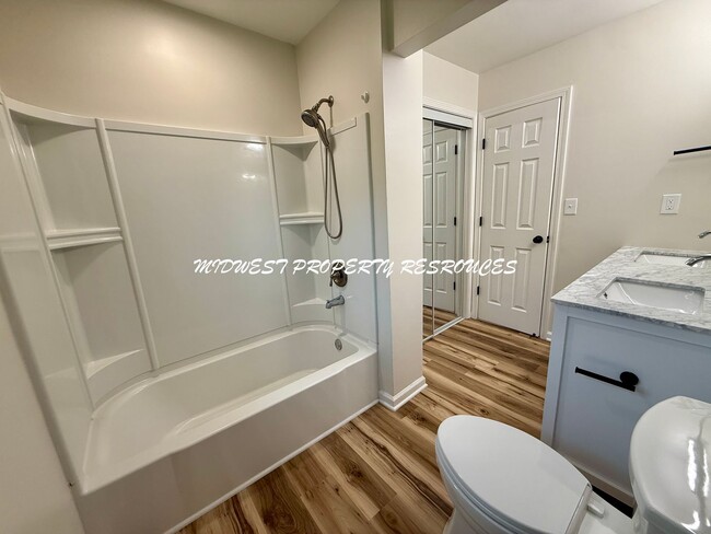 Building Photo - Charming Split-Level Home with Modern Upgr...