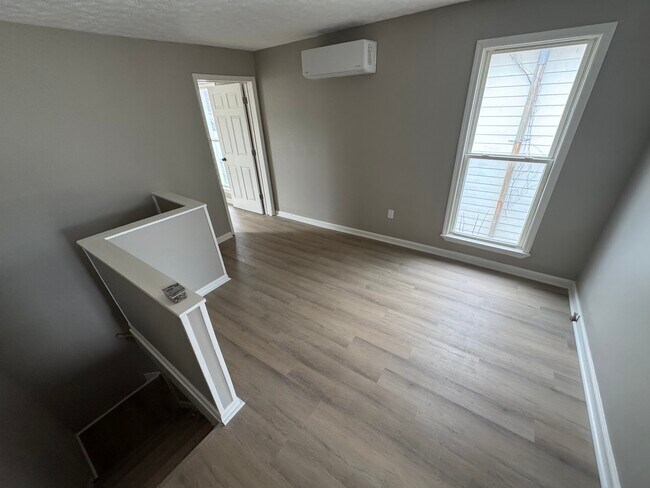 Building Photo - 525 Baltimore St