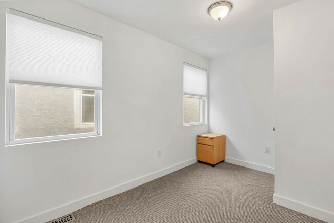 Building Photo - 918 N 26th St