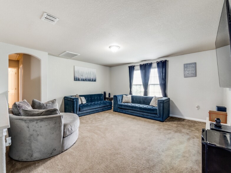 Building Photo - 6035 Enchantment