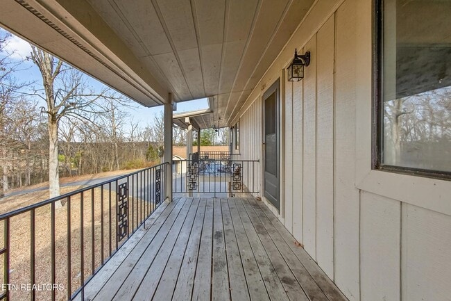 Building Photo - 1426 Mountain Ranch Rd