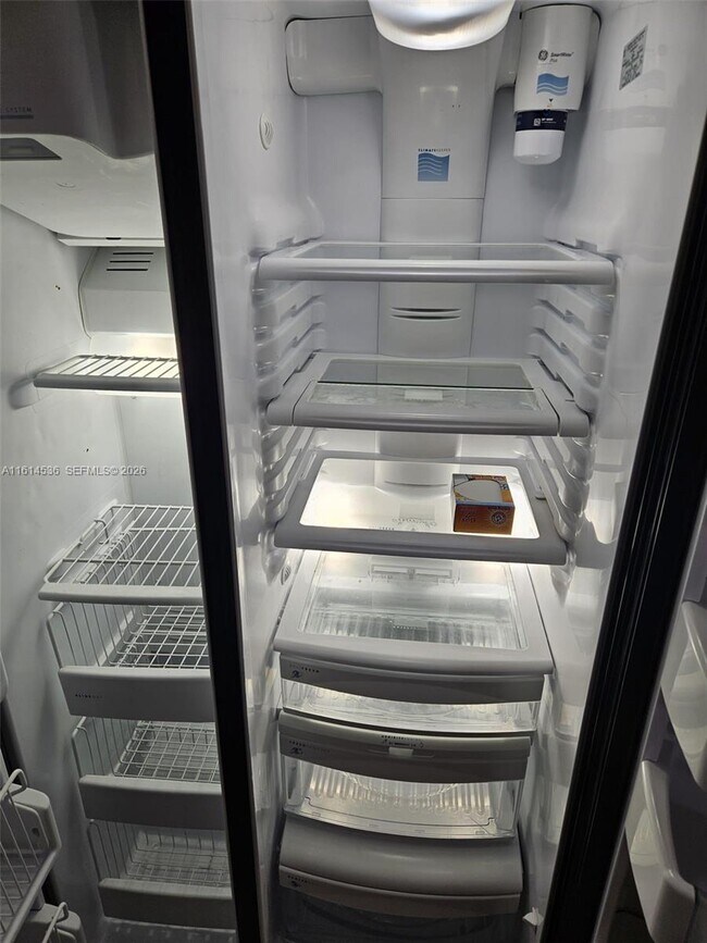 Building Photo - 2775 NE 187th St