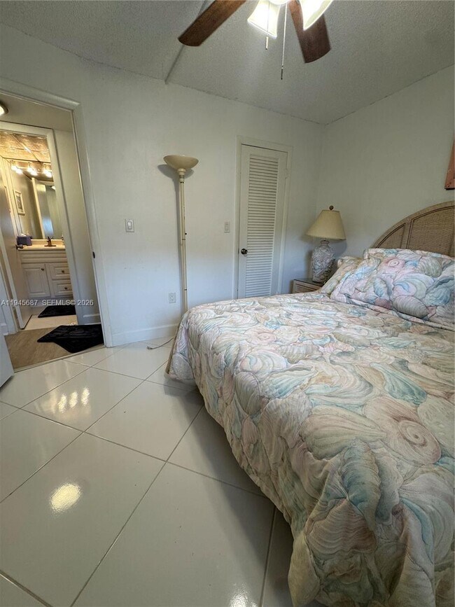 Building Photo - 8280 Sunrise Lakes Blvd