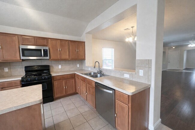 Building Photo - 20519 Lantern Springs Ln