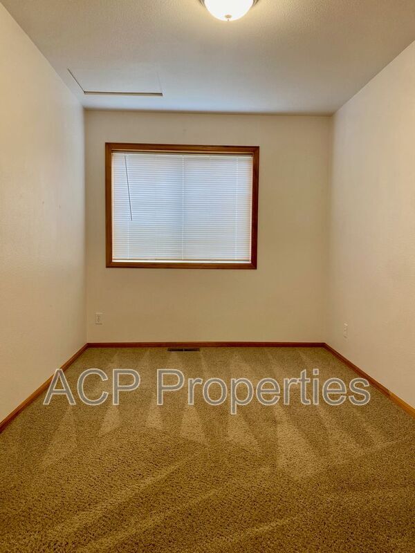 Building Photo - 710 Drayton St