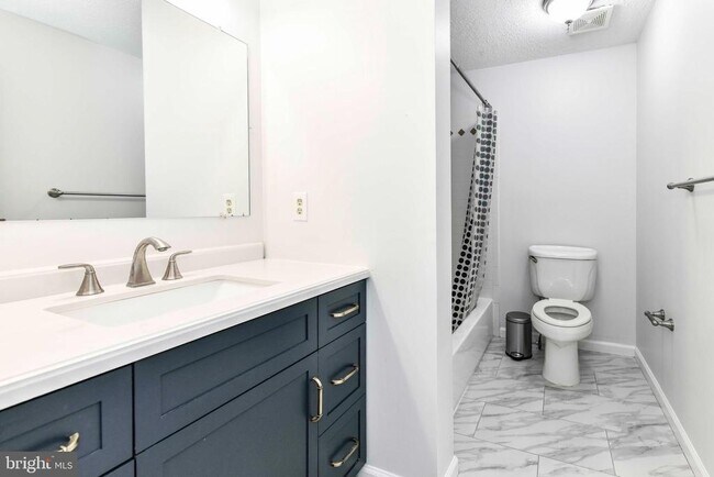 Building Photo - 5836 Jackson Oak Ct