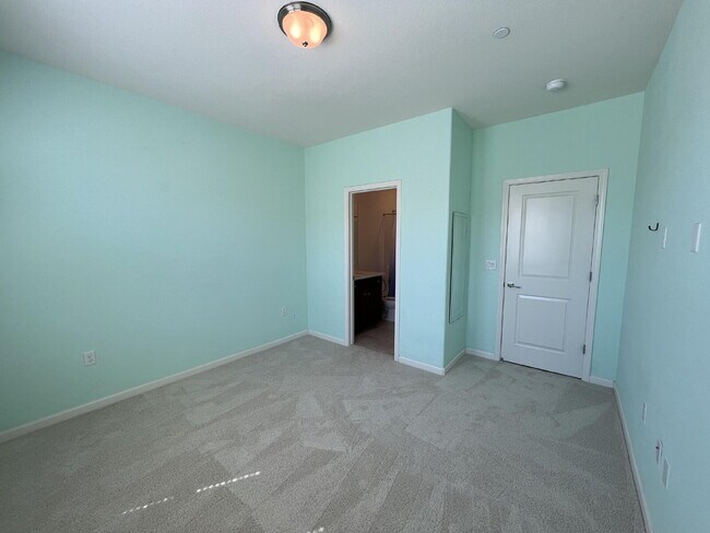 Building Photo - Spacious 2 Bedroom Townhome in San Jose