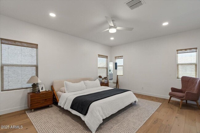 Building Photo - 3523 E Alfalfa Dr
