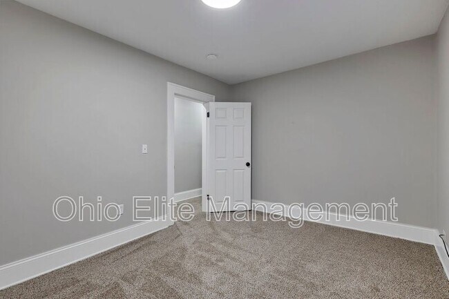 Building Photo - 293 E Woodrow Ave