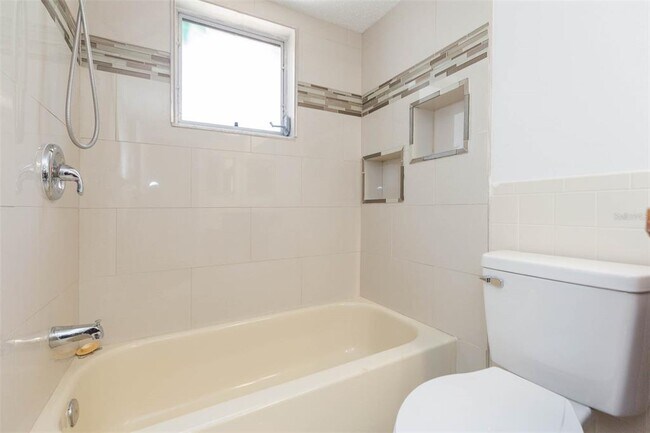 Building Photo - 8253 Redfield Dr