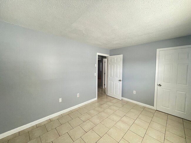 Building Photo - 179 Loudon Rd