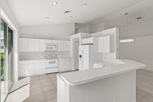 Building Photo - 7728 Edinburough Ln