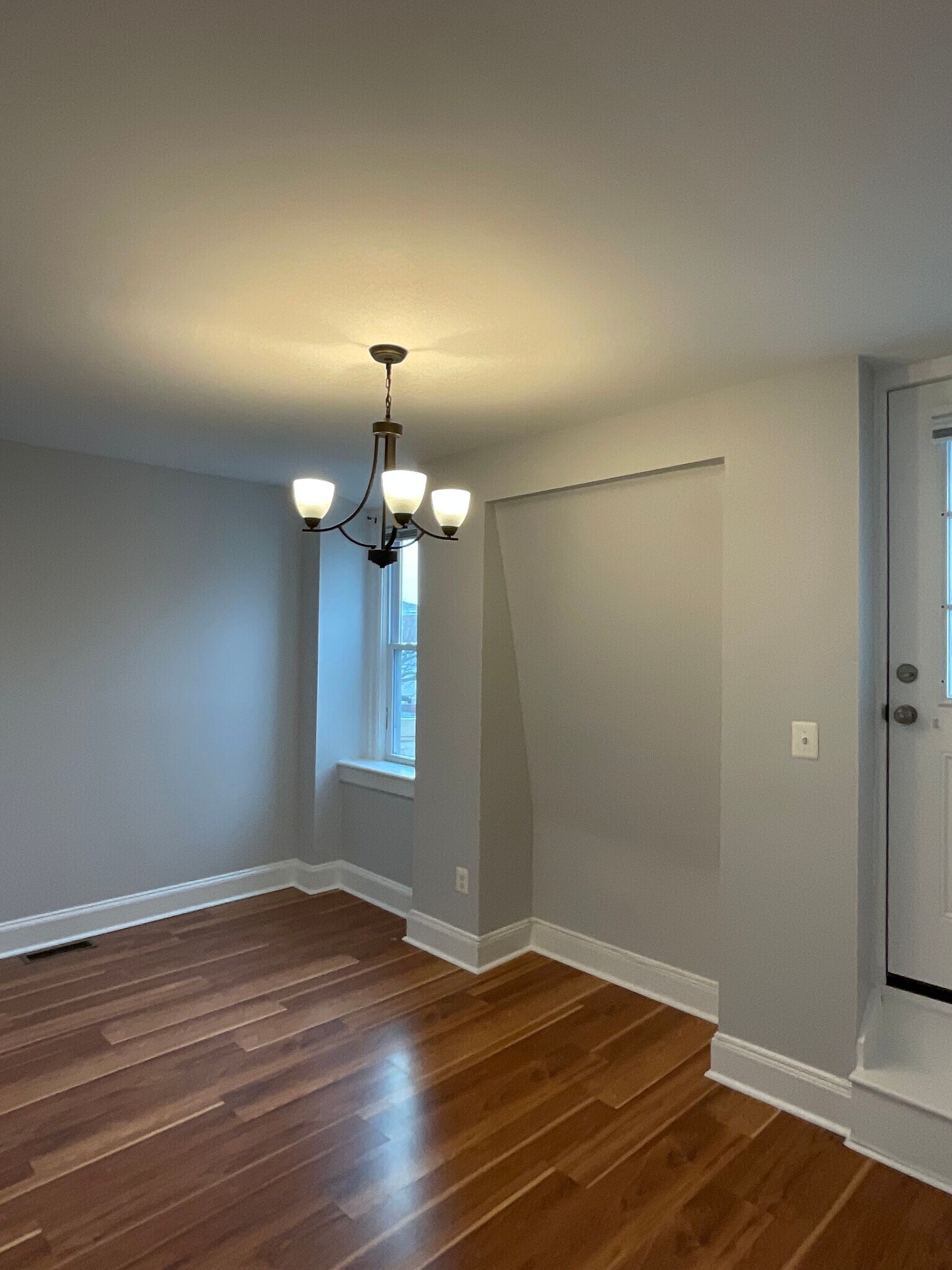 Building Photo - 120 3rd St NE