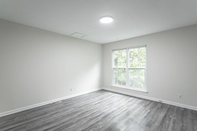 Building Photo - 2404 Briggs Ave